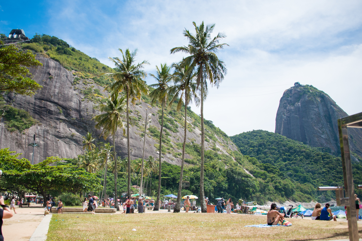 UM TOQUE NO SEU OLHAR ARIANE SCHMITZ TATIANA VIEIRA