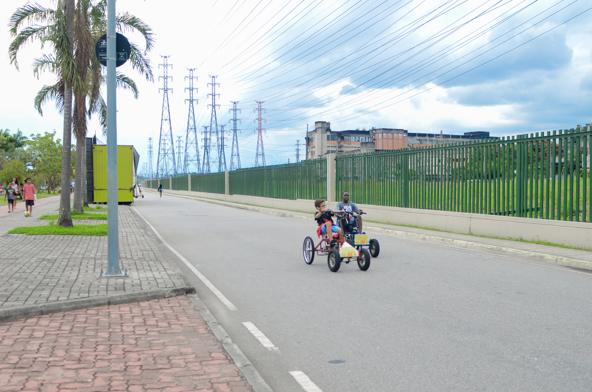 UM TOQUE NO SEU OLHAR ARIANE SCHMITZ TATIANA VIEIRA