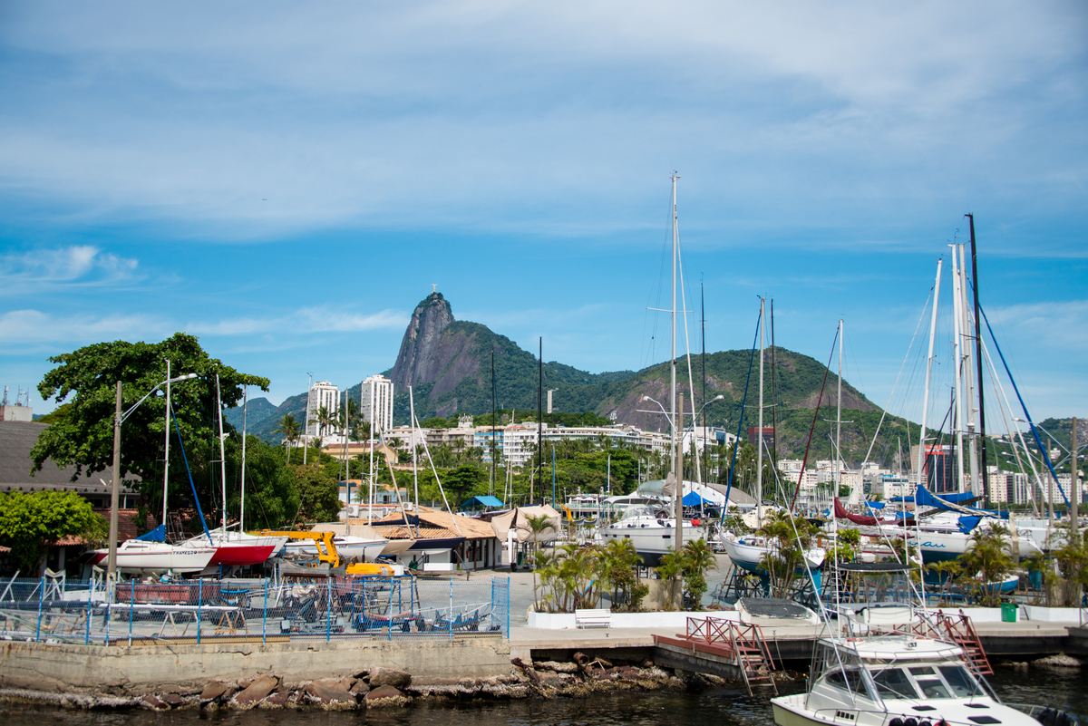 UM TOQUE NO SEU OLHAR ARIANE SCHMITZ TATIANA VIEIRA