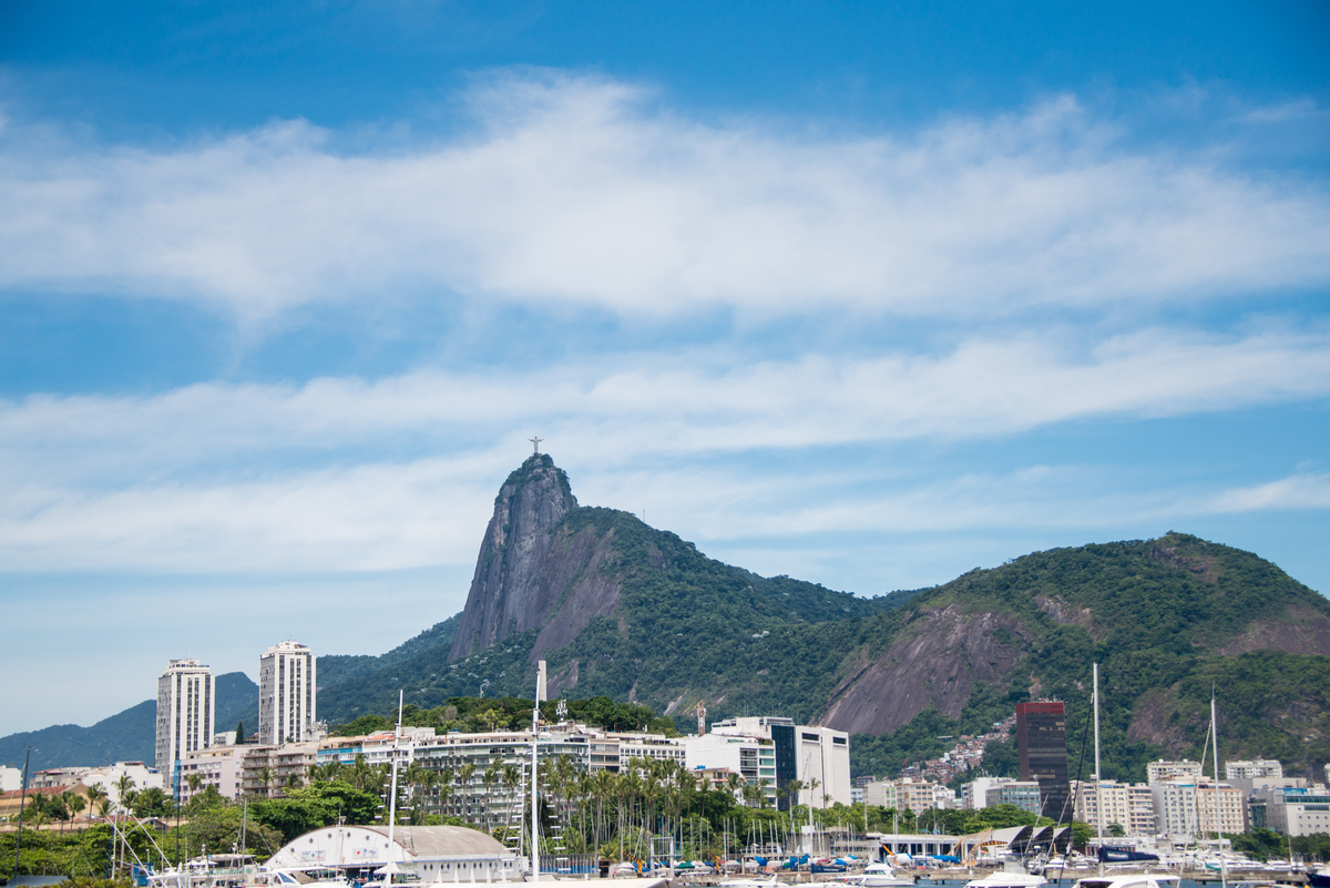UM TOQUE NO SEU OLHAR ARIANE SCHMITZ TATIANA VIEIRA