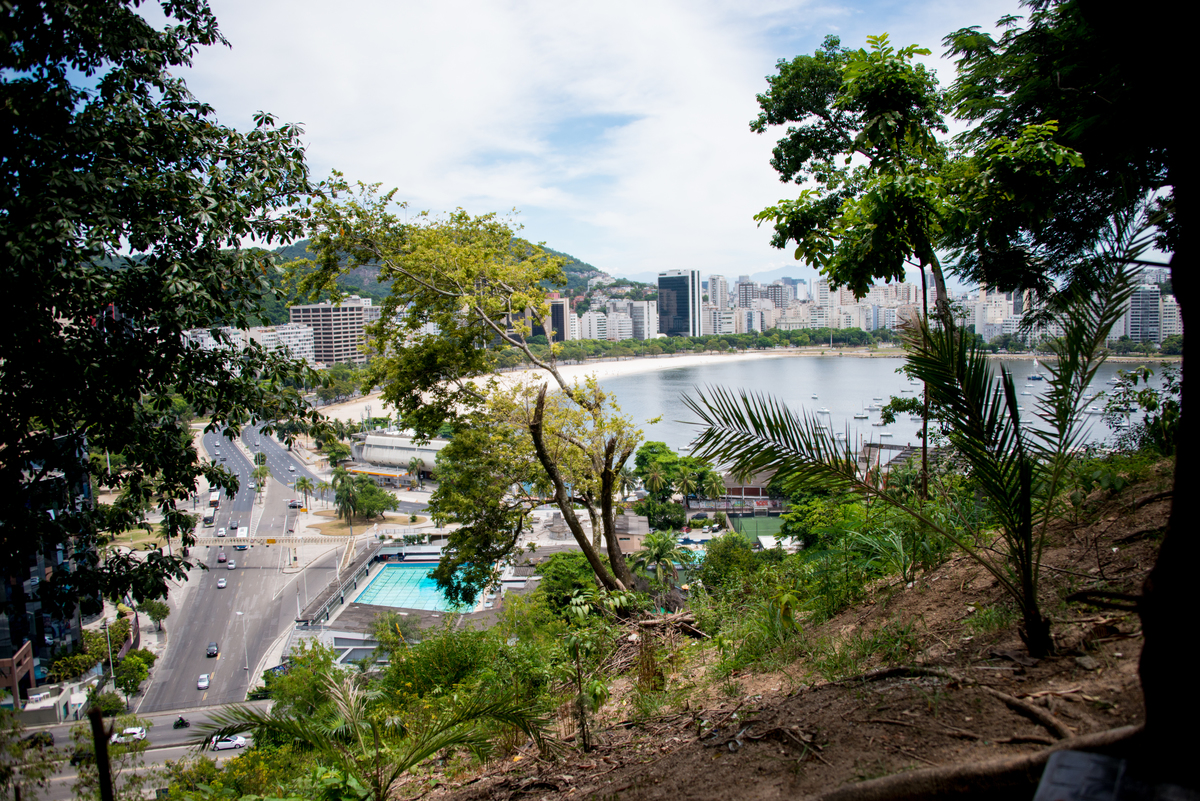 UM TOQUE NO SEU OLHAR ARIANE SCHMITZ TATIANA VIEIRA