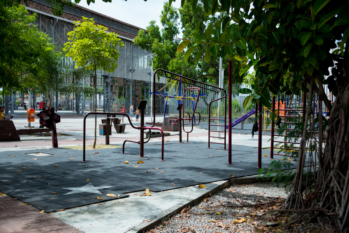 UM TOQUE NO SEU OLHAR ARIANE SCHMITZ TATIANA VIEIRA