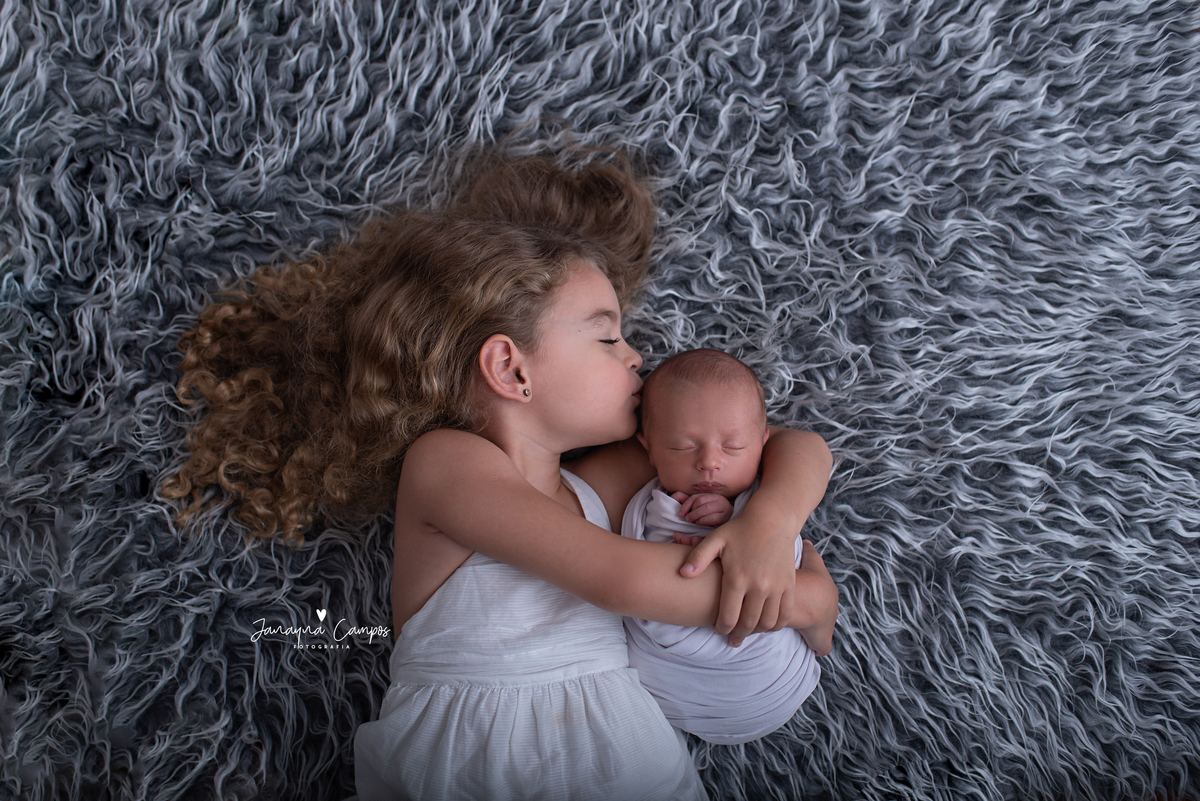 Newborn tapete cinza