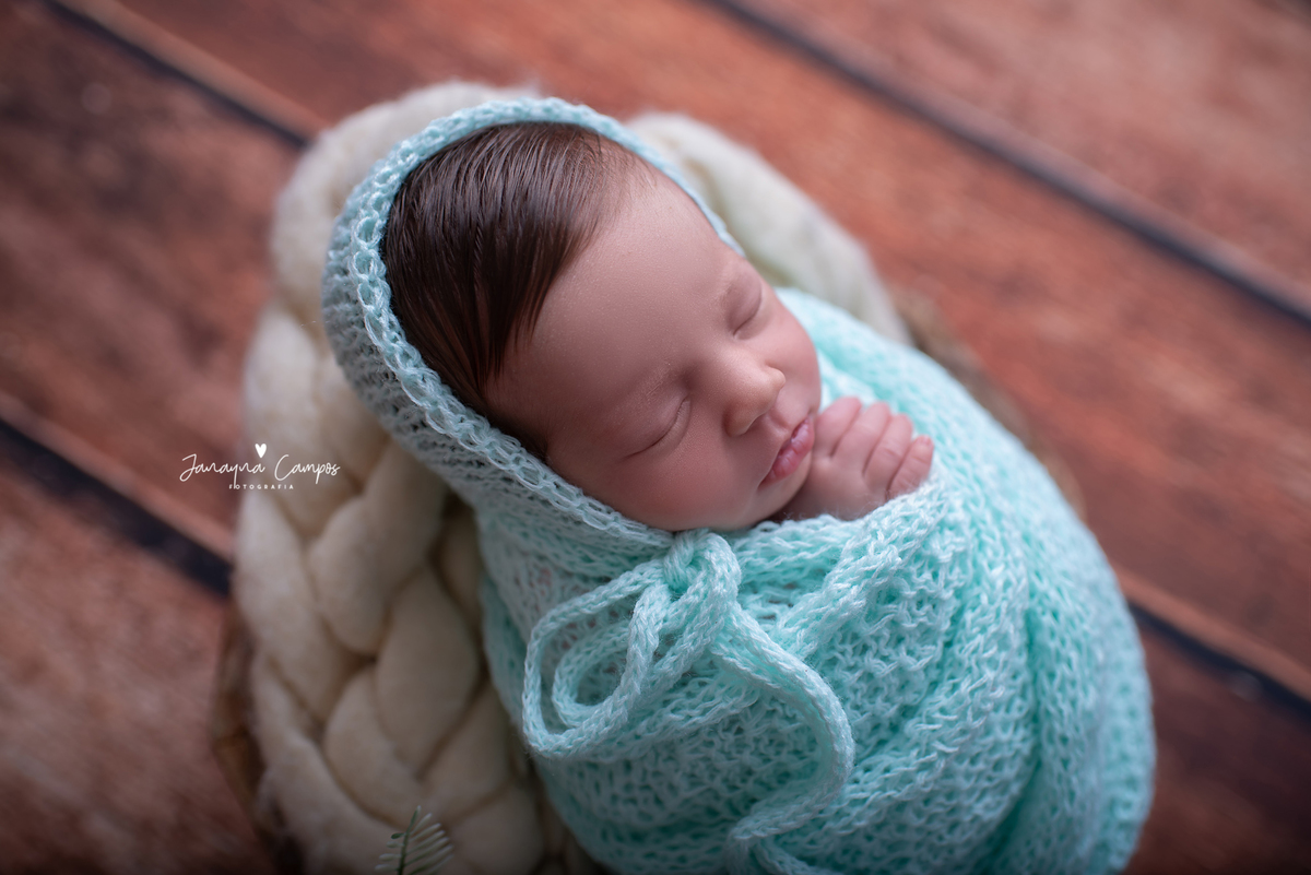 Newborn menina verde água