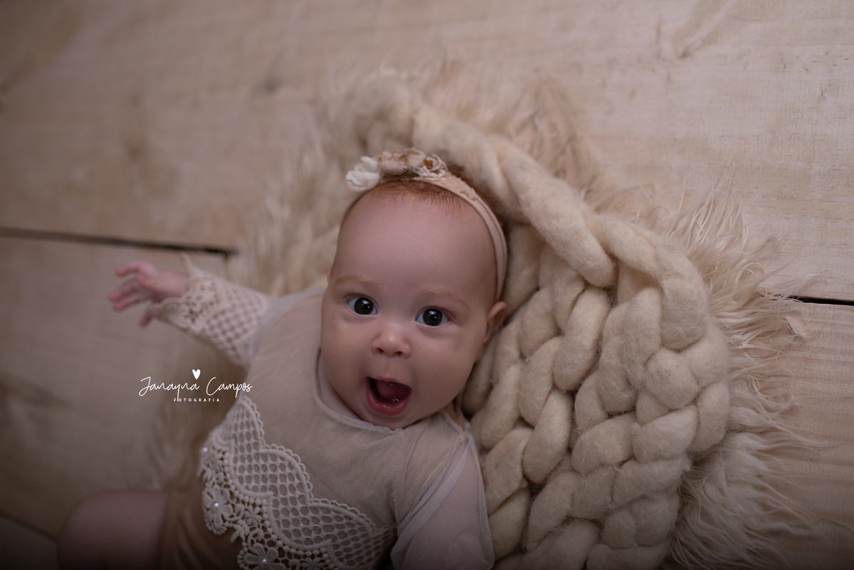 Ensaio Acompanhamento menina bege