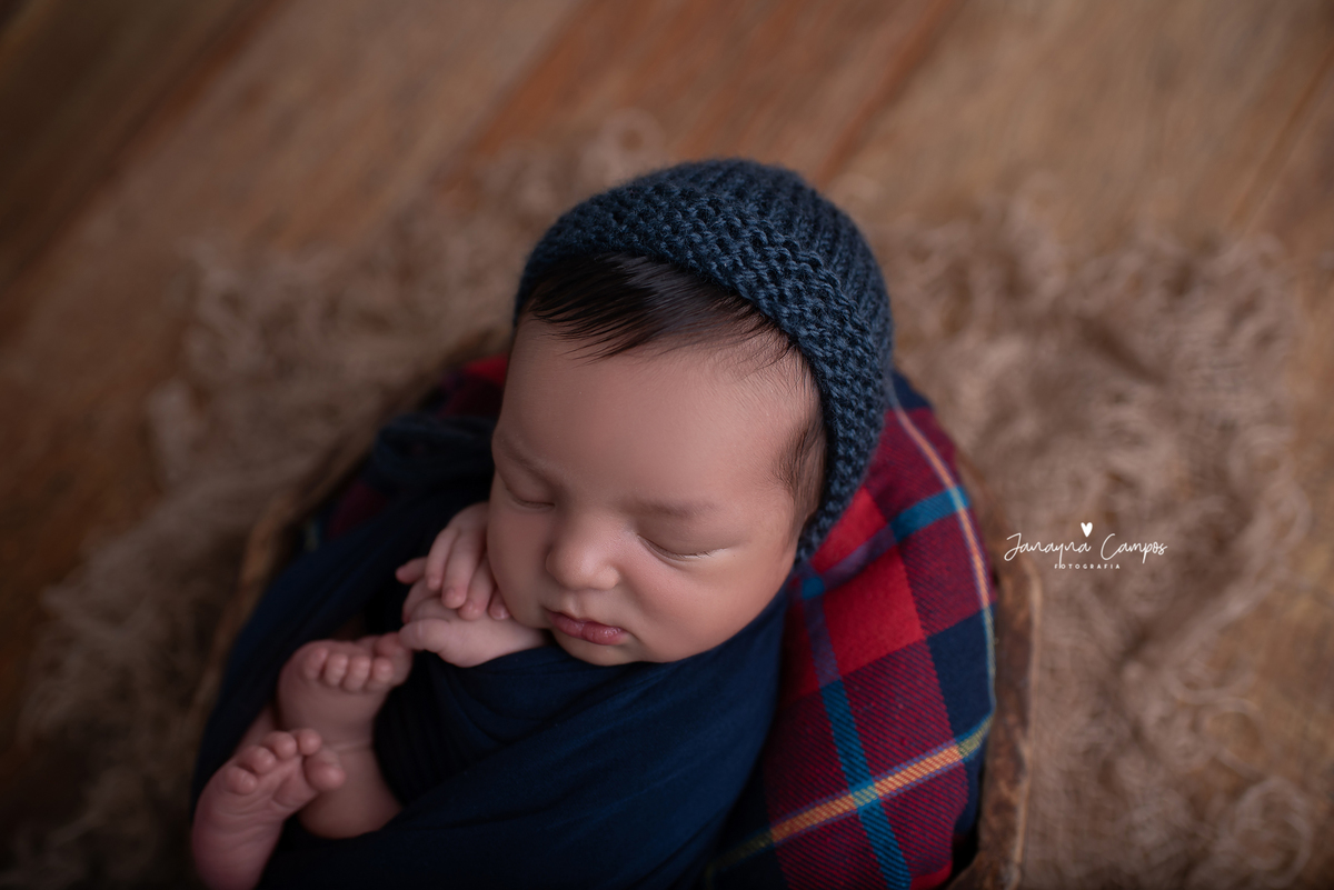 Newborn menino xadrez