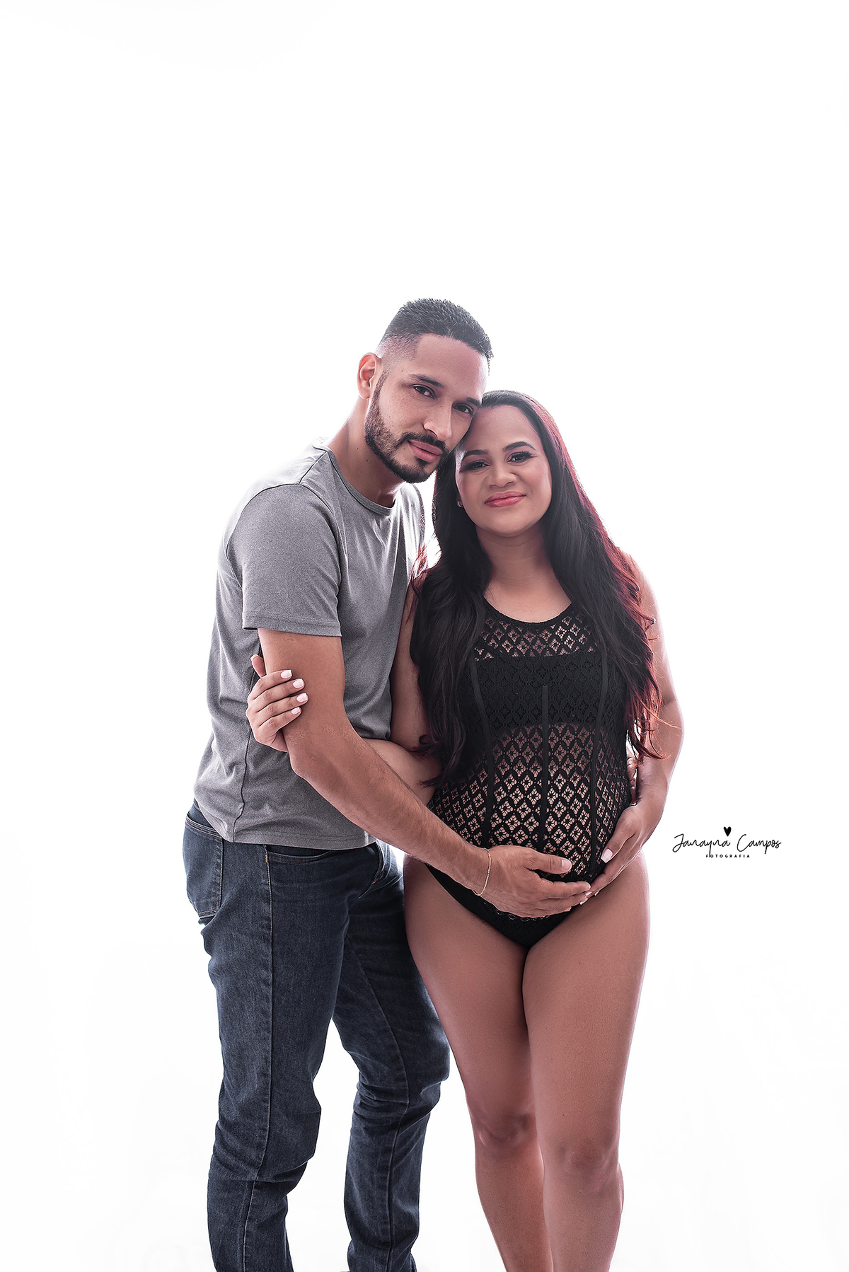 Ensaio gestante fundo branco