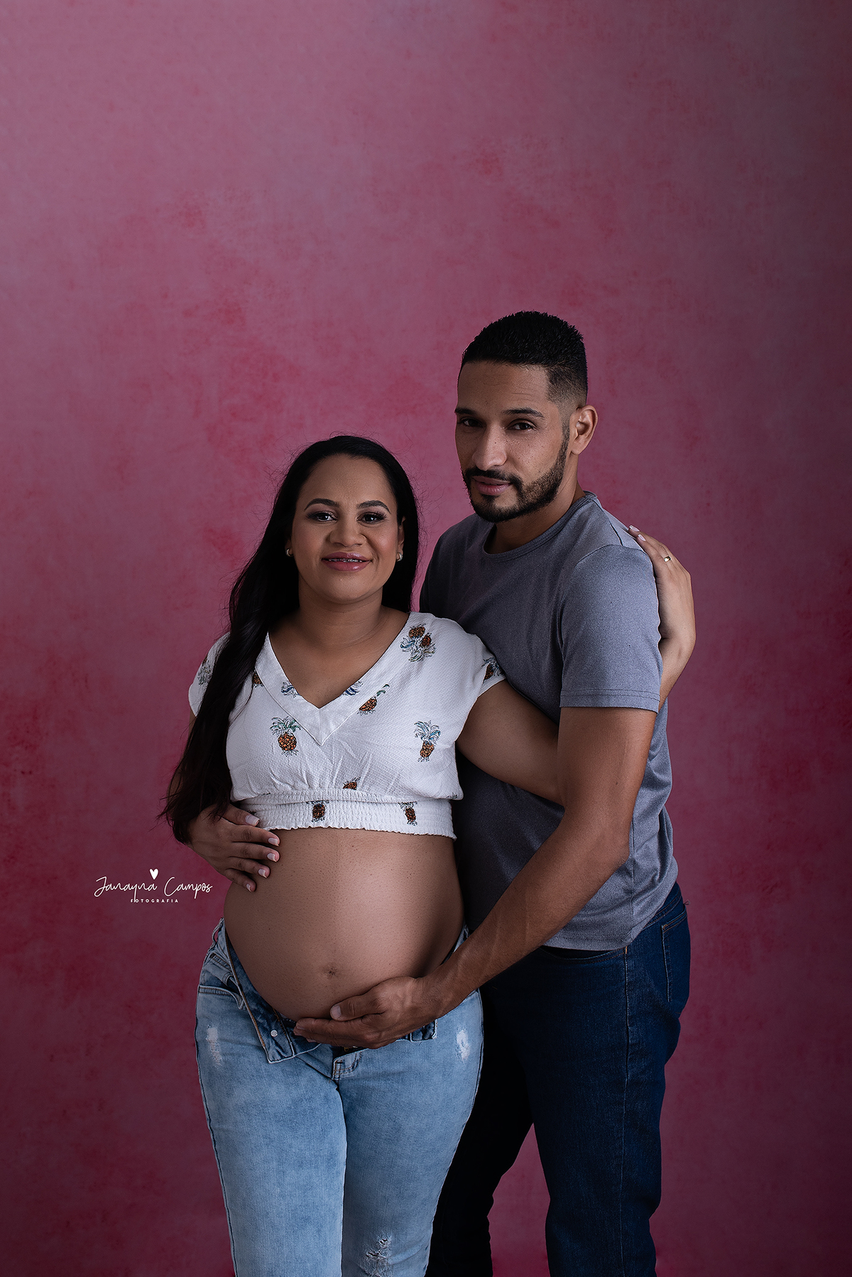 Ensaio gestante fundo rosa