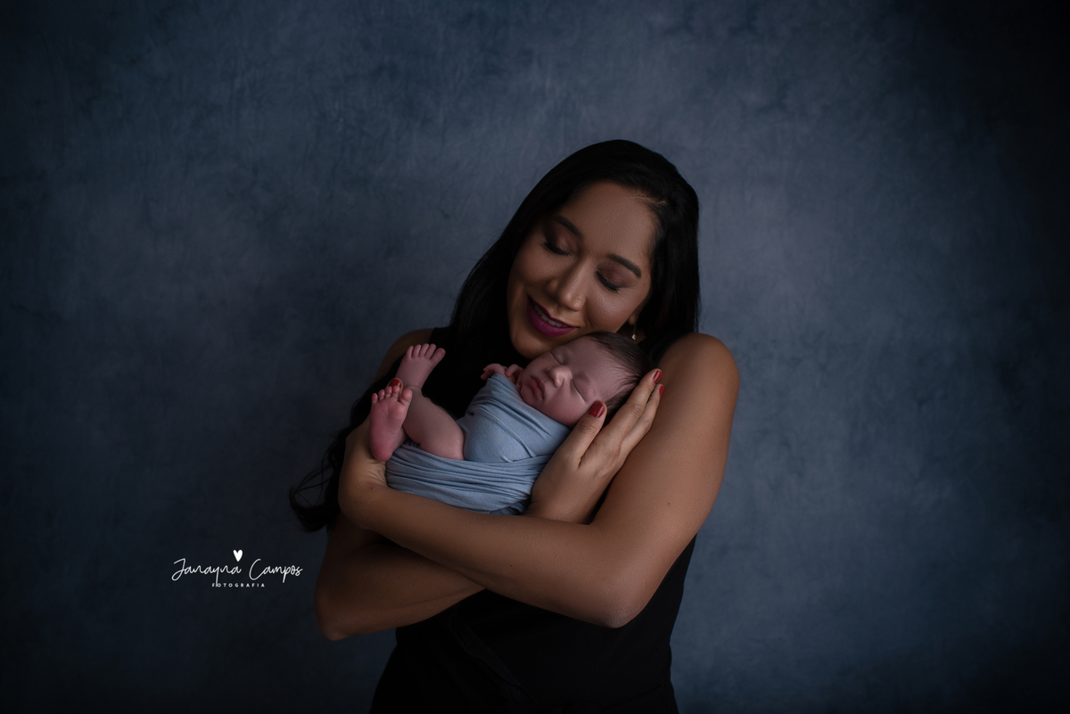 Newborn fundo azul mamãe