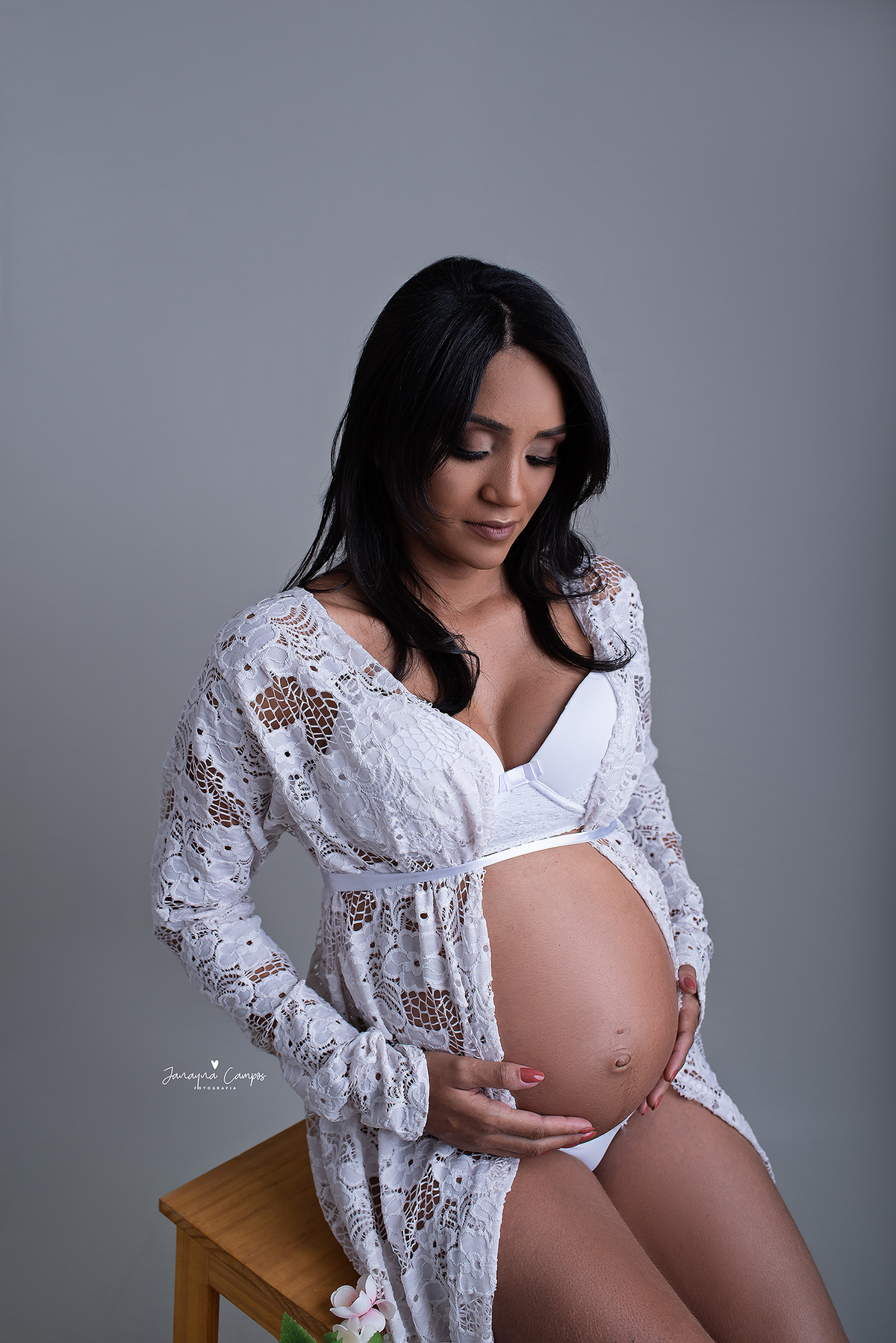 Ensaio gestante fundo branco