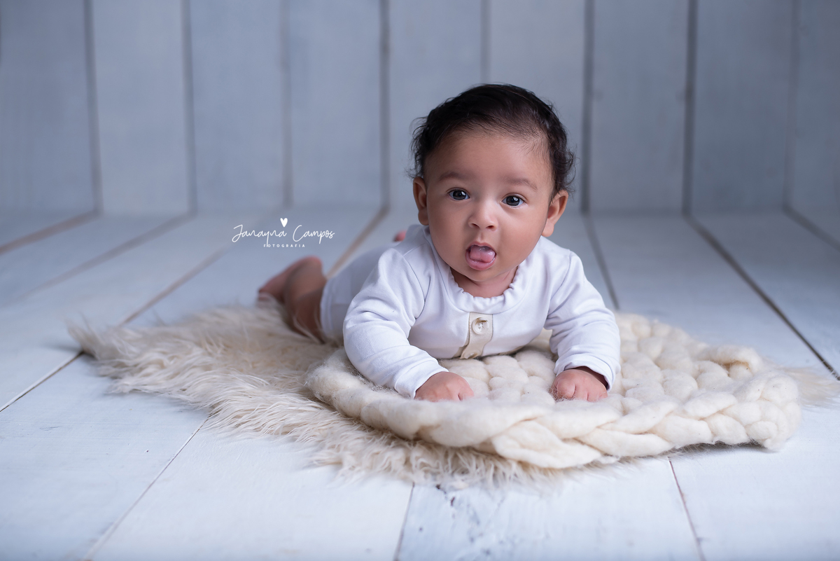 Acompanhamento do bebê branco