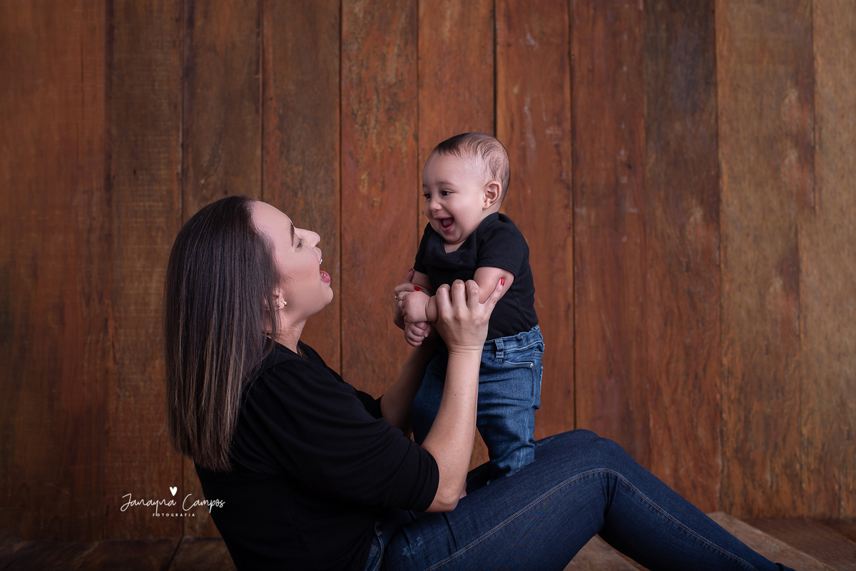 Acompanhamento menino mãe