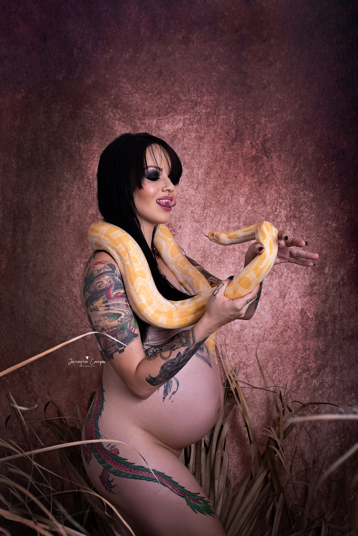 Foto gestante com cobra