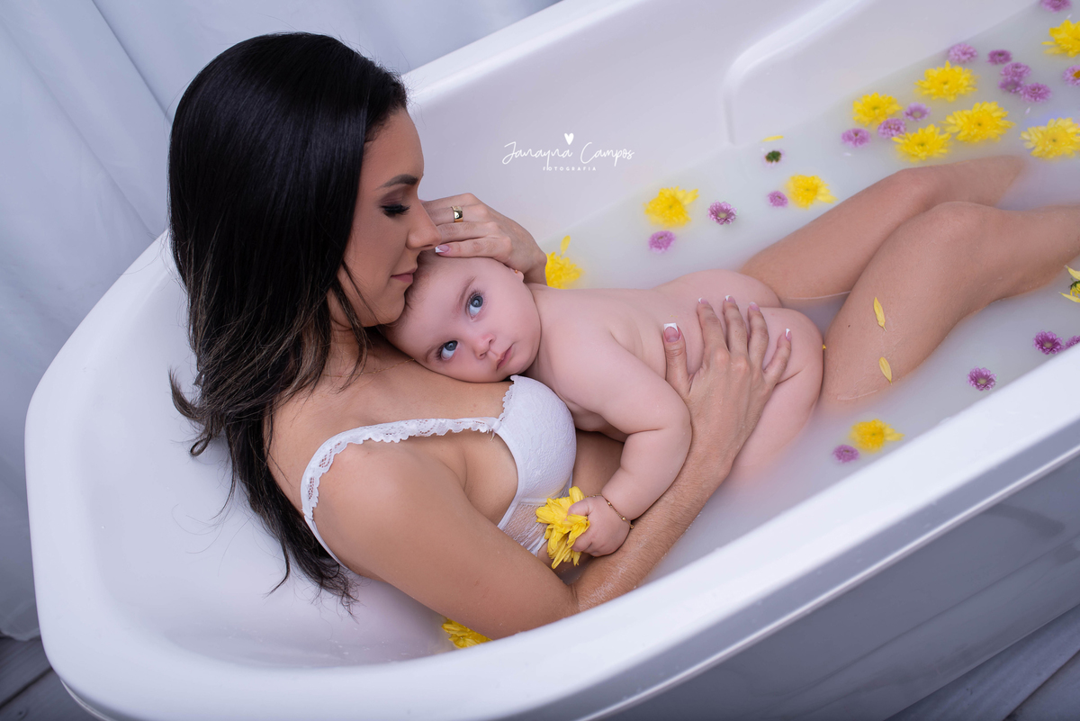 Milk bath com bebê