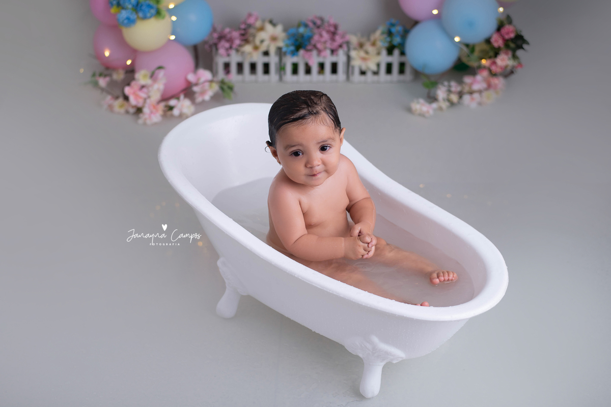 Smash the cake banho menina