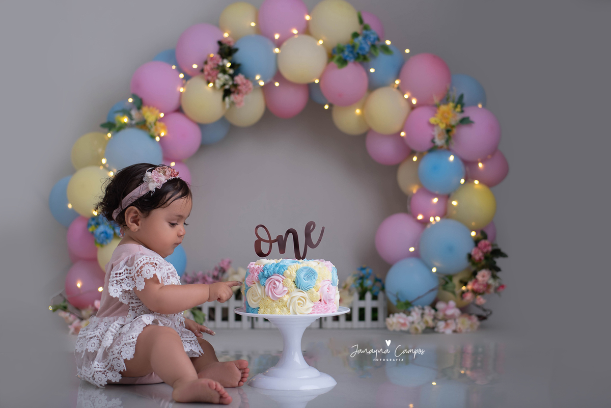 Smash the cake menina