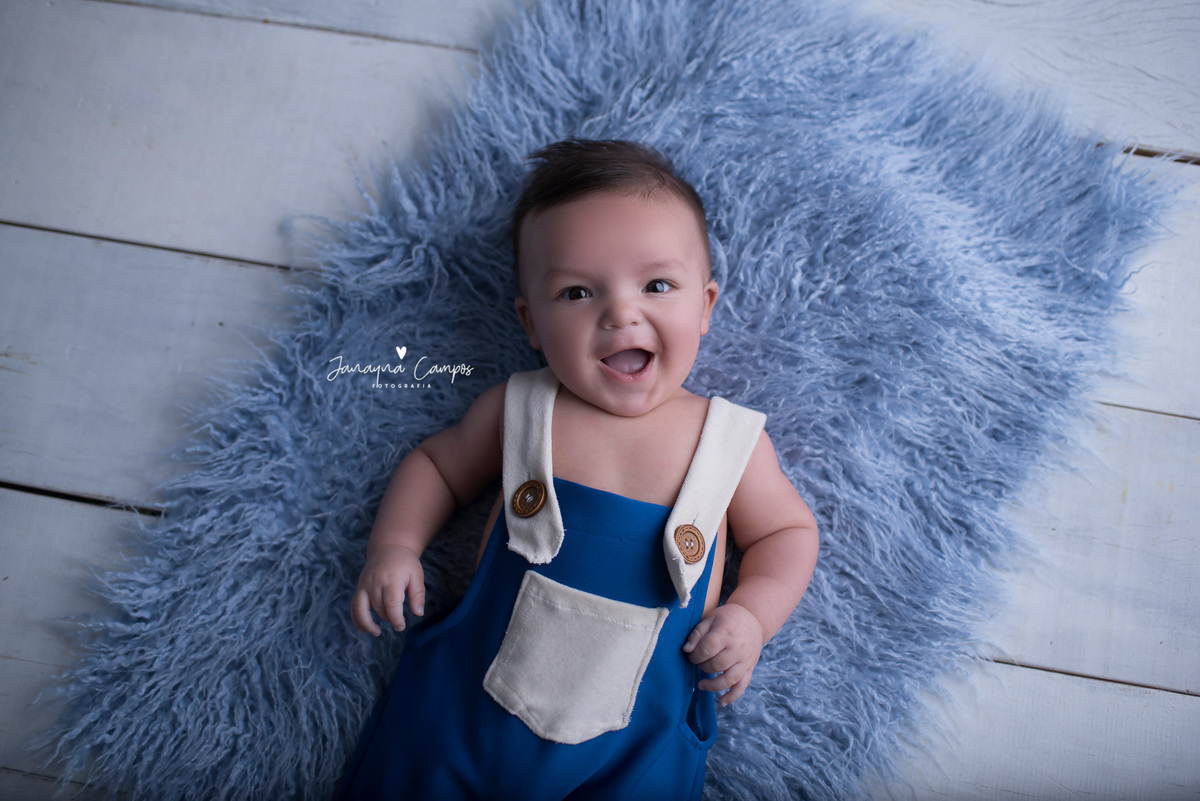 Acompanhamento bebê fundo pelo azul  