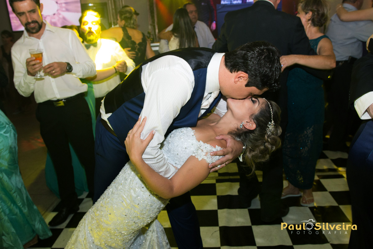 beijo noivos espetacular