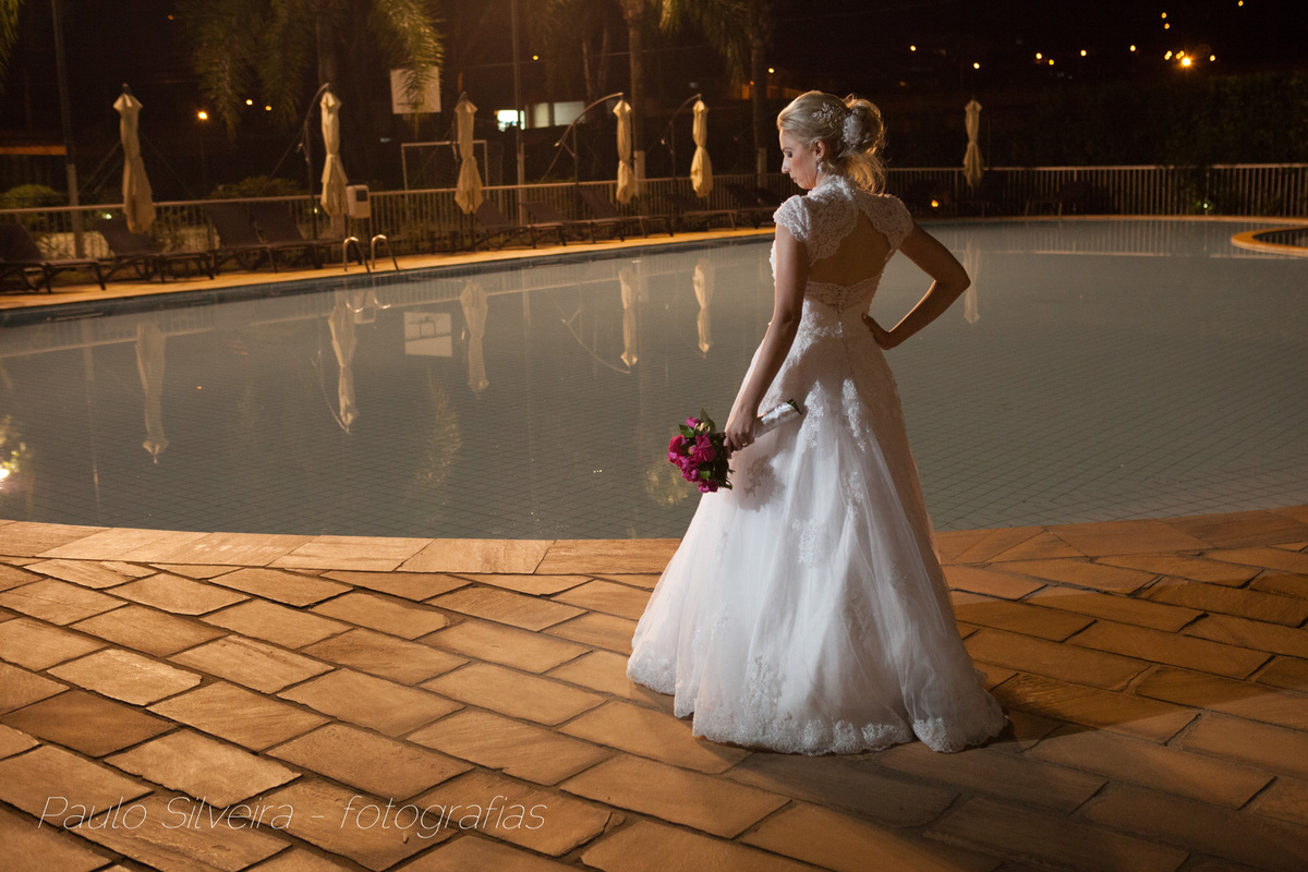noiva piscina