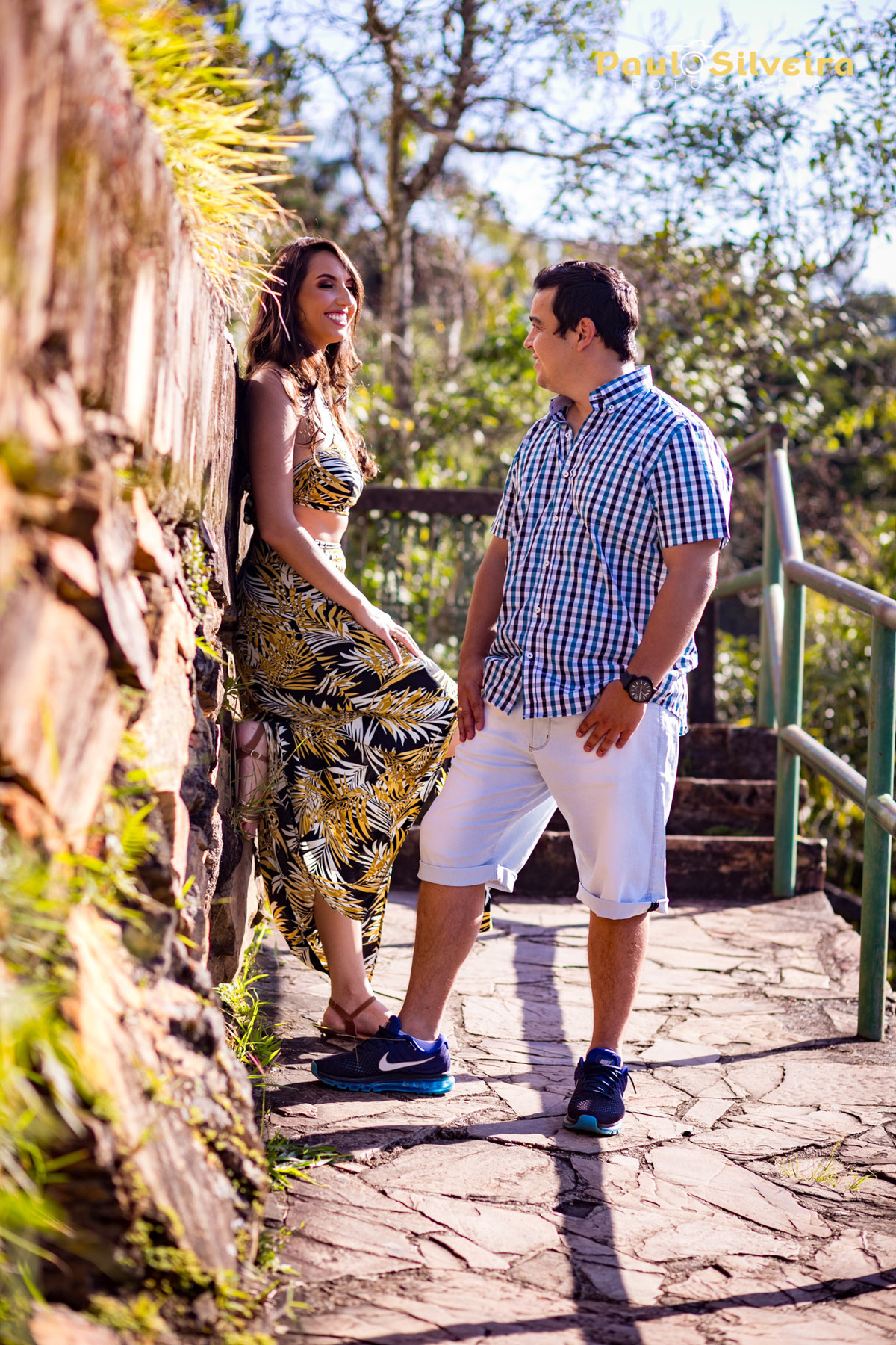 lindo casal foto perfeita romantismo e troca de olhares - cachoeira véu das noivas