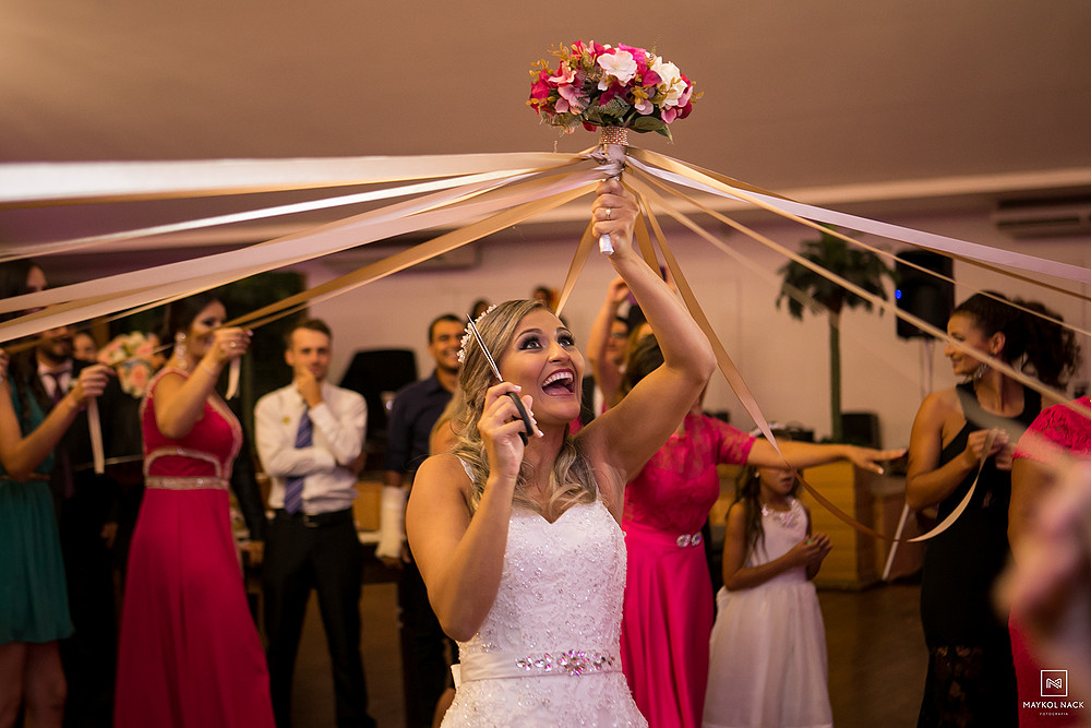 buquê com fita casamento