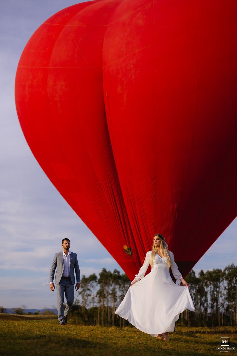 ensaio pré-casamento em voo de balão