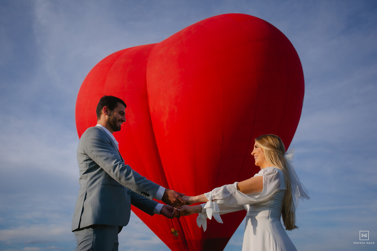 sessão de fotos em balão de coração