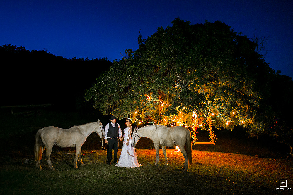 trash the dress com cavalos