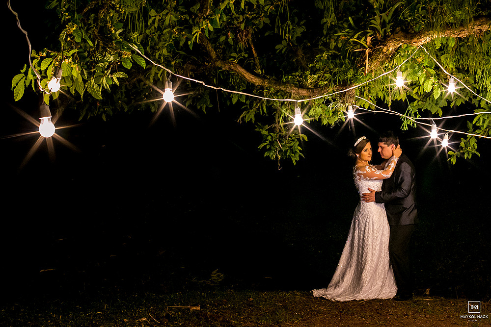 ensaio embaixo de árvore