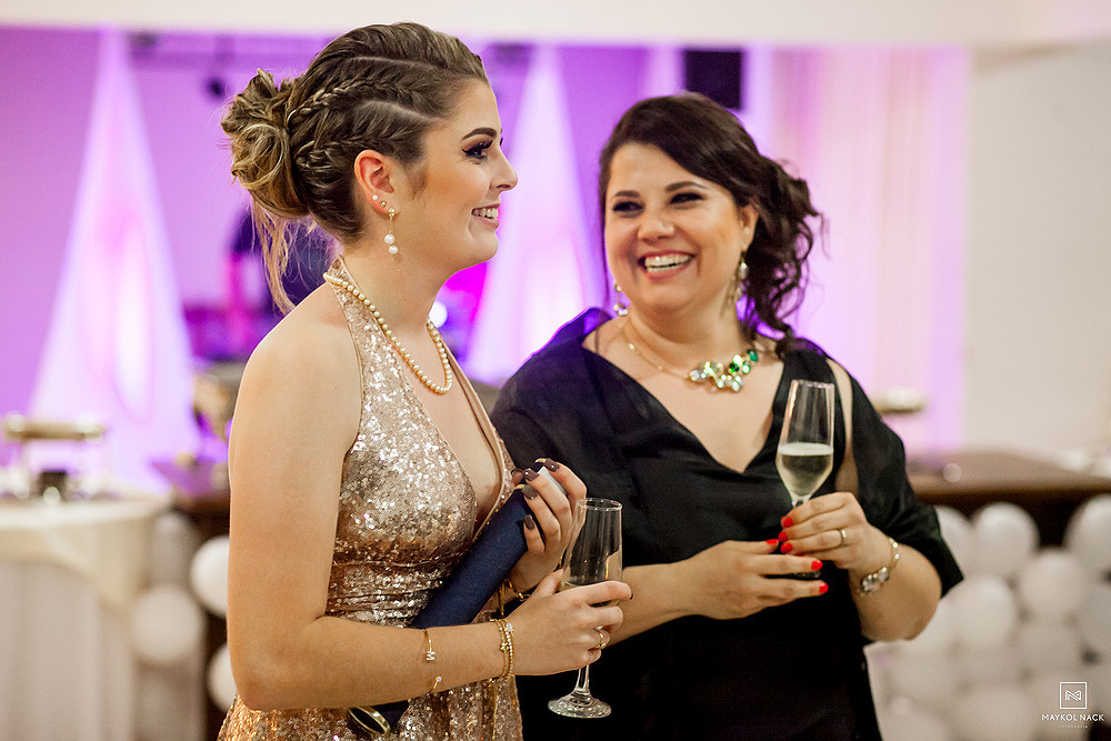 mae e filha jantar de formatura
