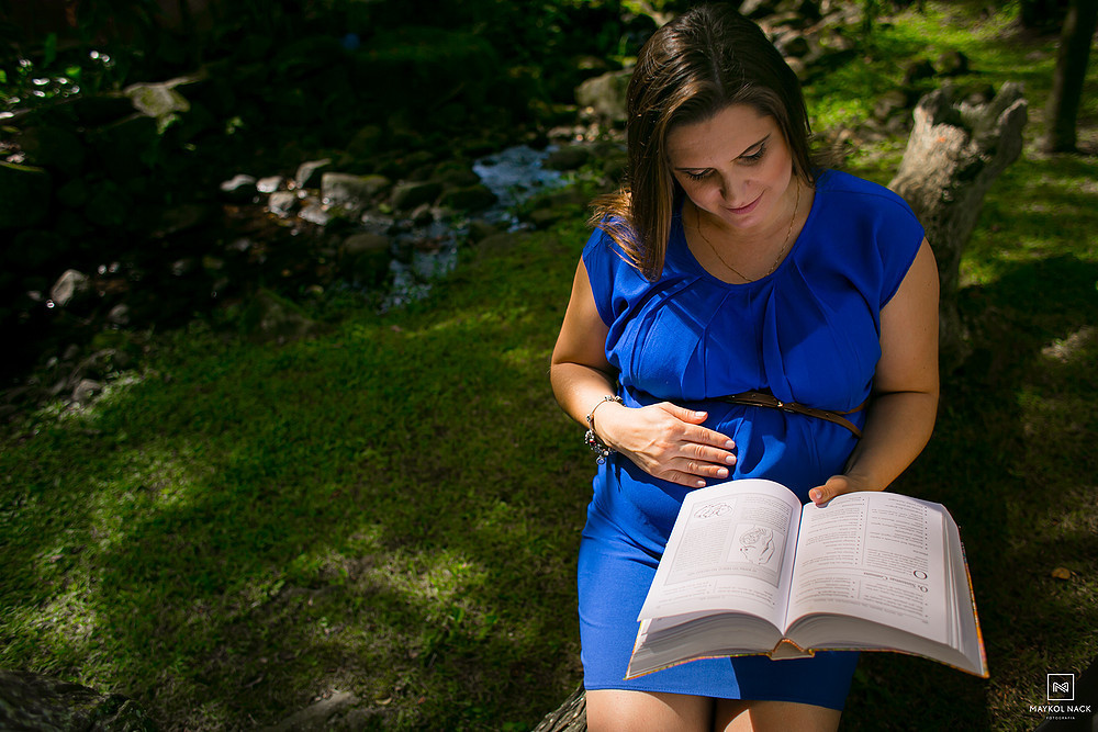fotos de gravidez com livros