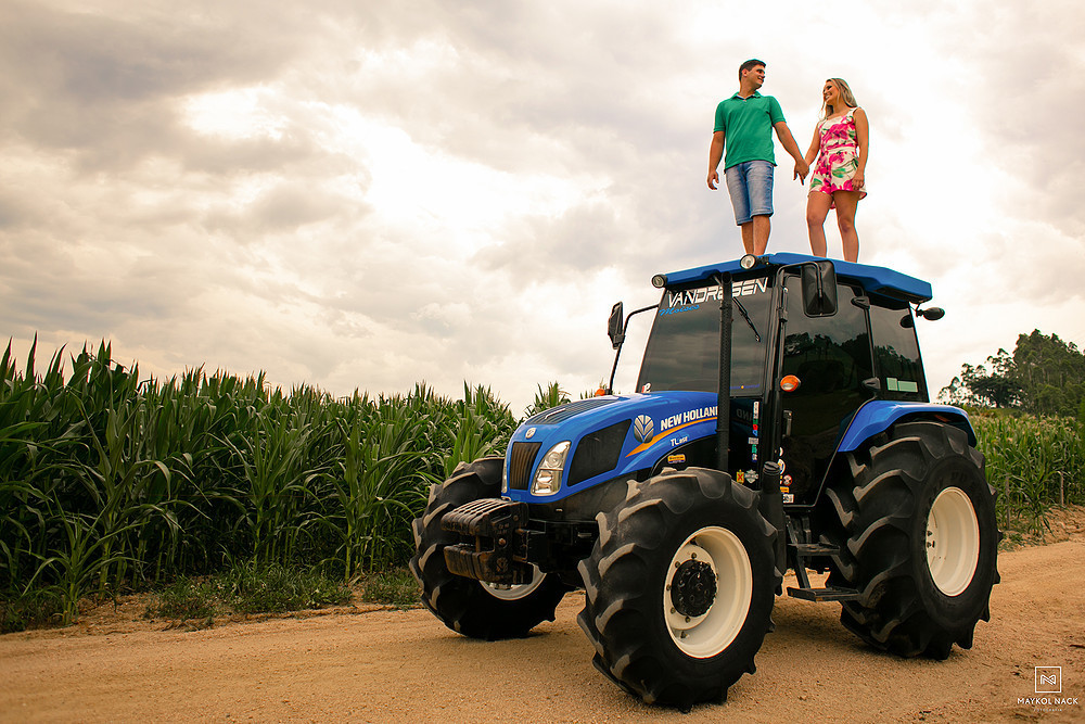 ensaio com trator new holland
