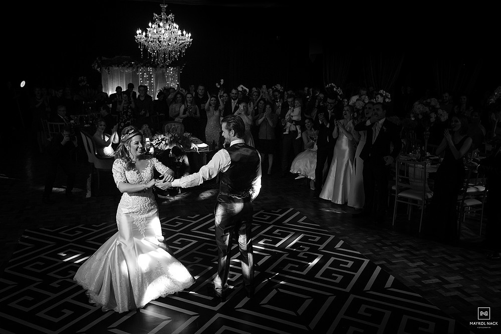 noivos dançando chamame no casamento