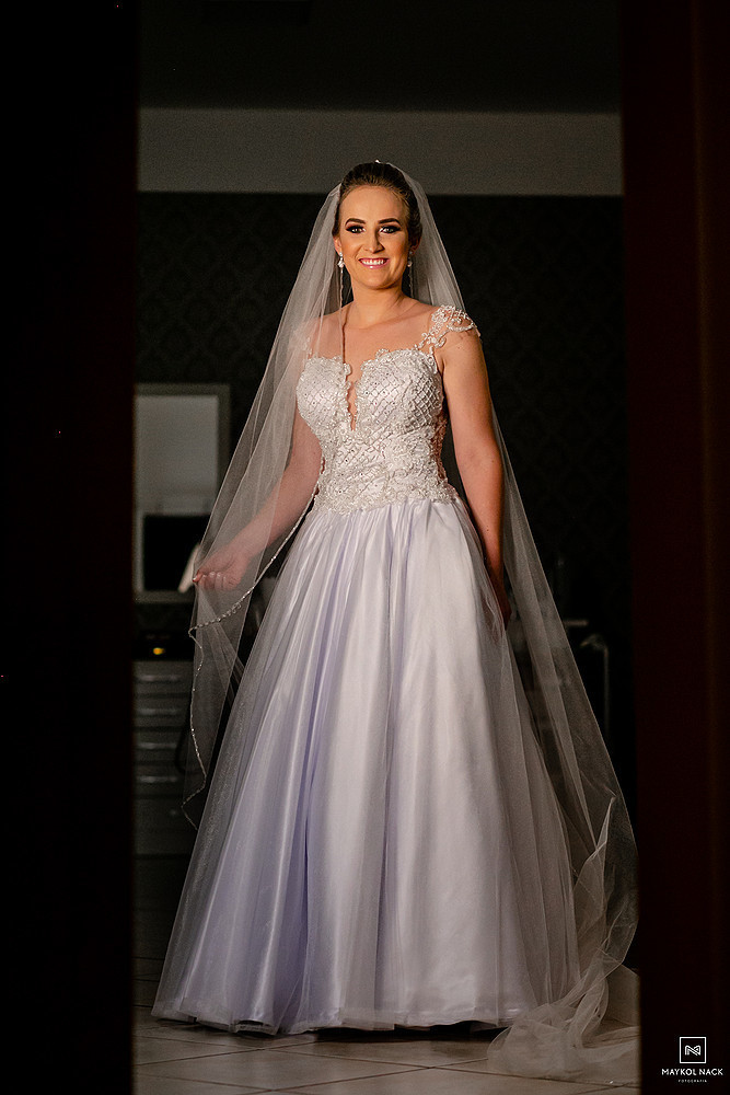 vestido noiva véu maquiagem penteado casamento bordado