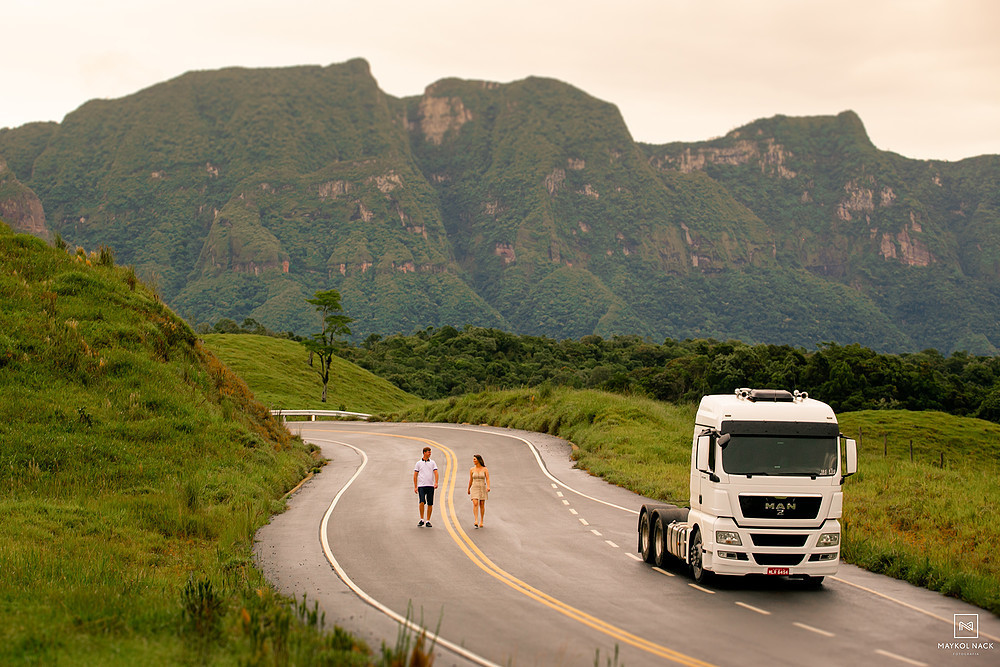 ensaio de casal com caminhão