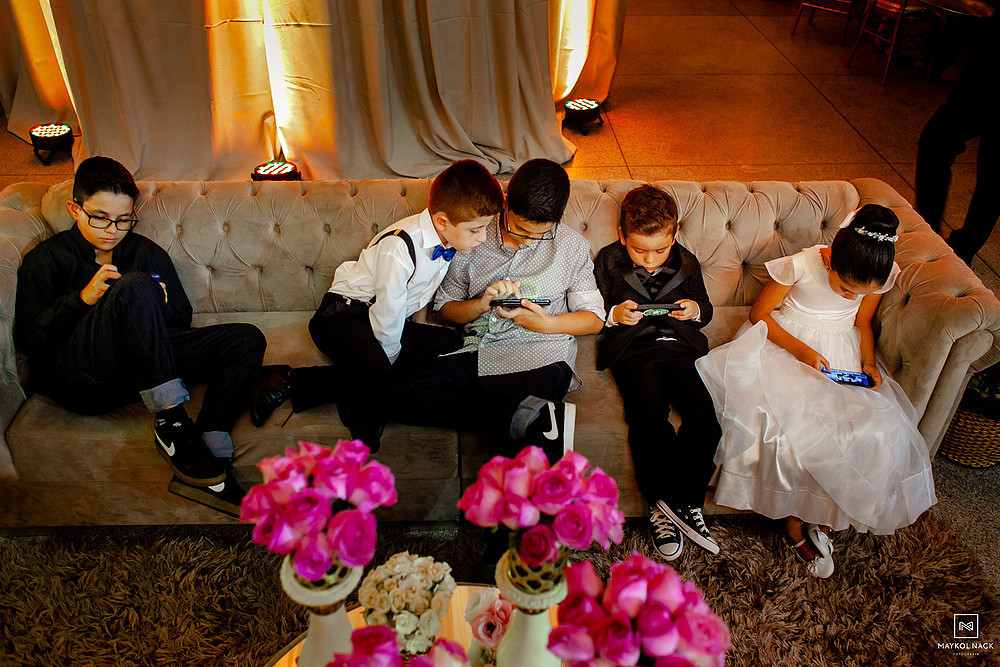 crianças em casamento