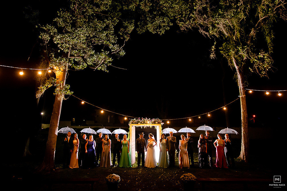 foto criativa com padrinhos de casamento em tubarão