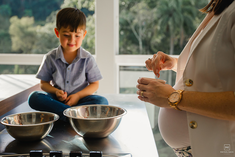 familia cozinhando