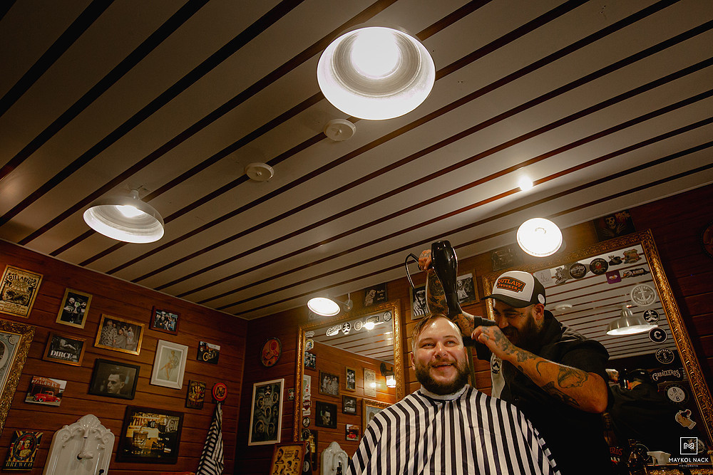 velho mustache barbearia