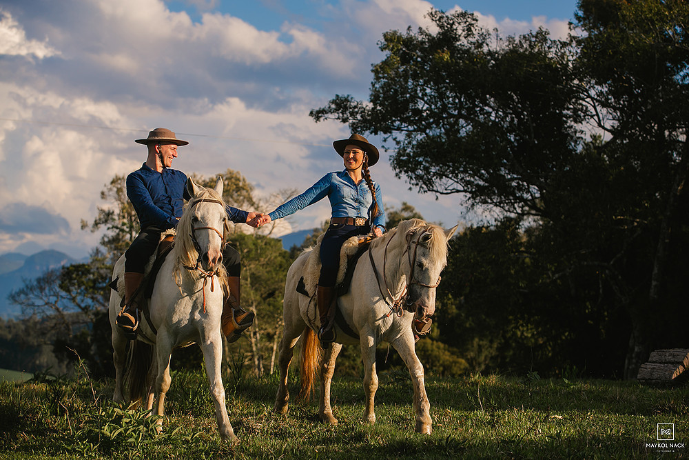 fotos de casal com cavalos