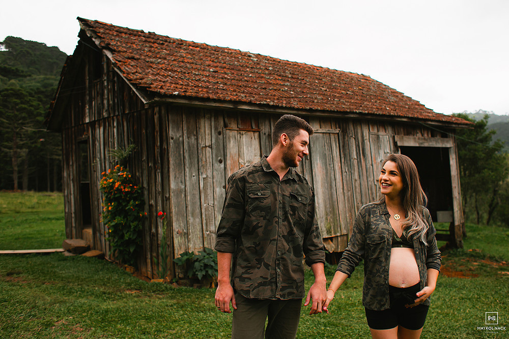 ensaio na serra de roupa de gestante
