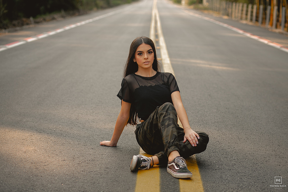 menina no asfalto ensaio de 15 anos