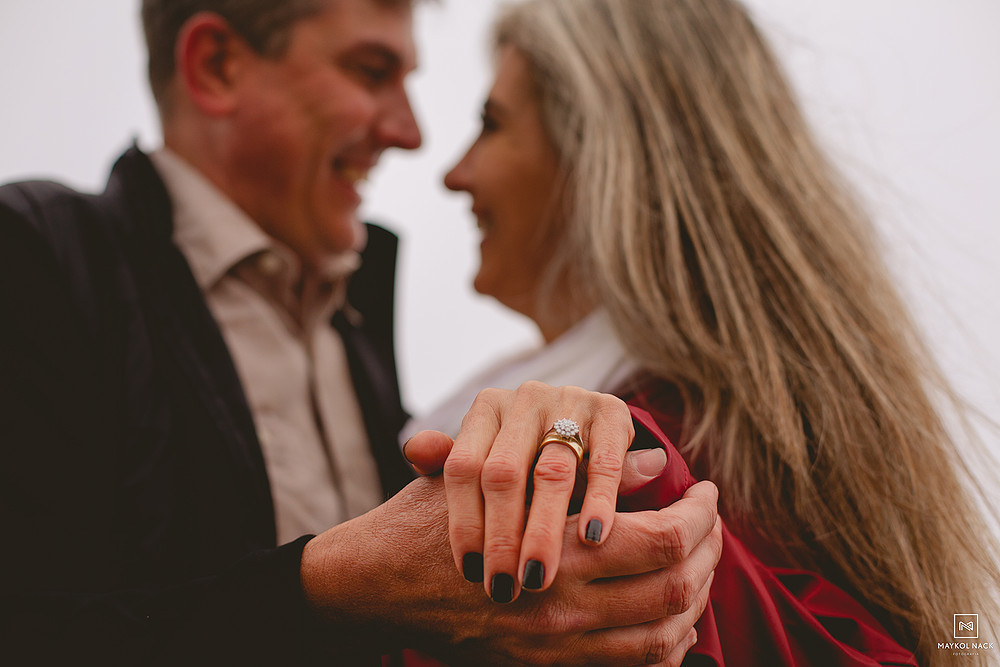 ensaio de casal comemorando viagem