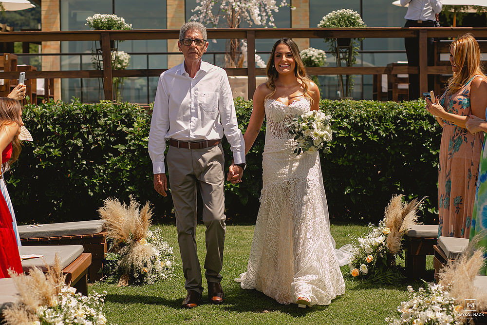 entrada da noiva em balneário camboriú