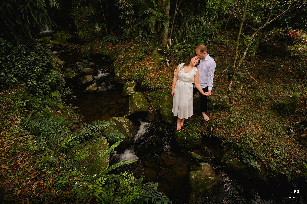 fotos de noivos na cachoeira