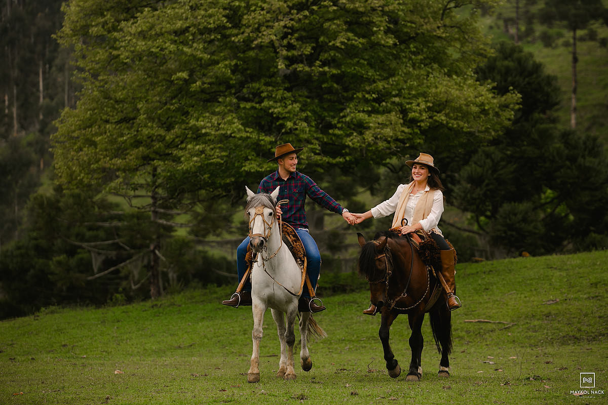 noivos com cavalos