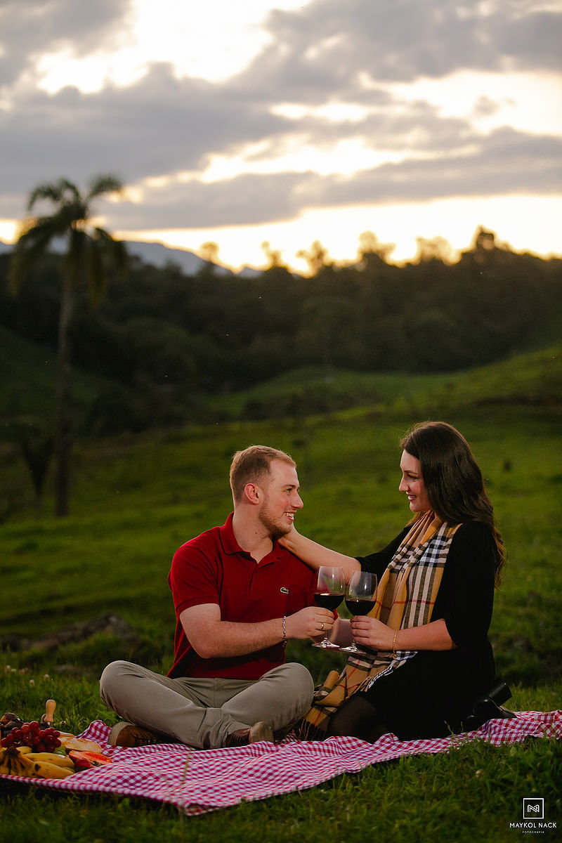 fotos de casal com piquinique em anitápolis