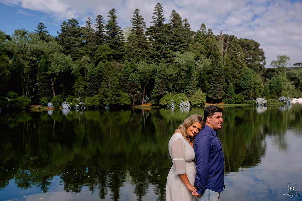 lago negro gramado