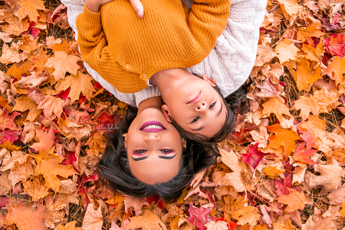 ensaio fotografico em familia, fotografado em Massachusetts por Cinthia Toledo photography, realizado na estacao de outono FALL,  