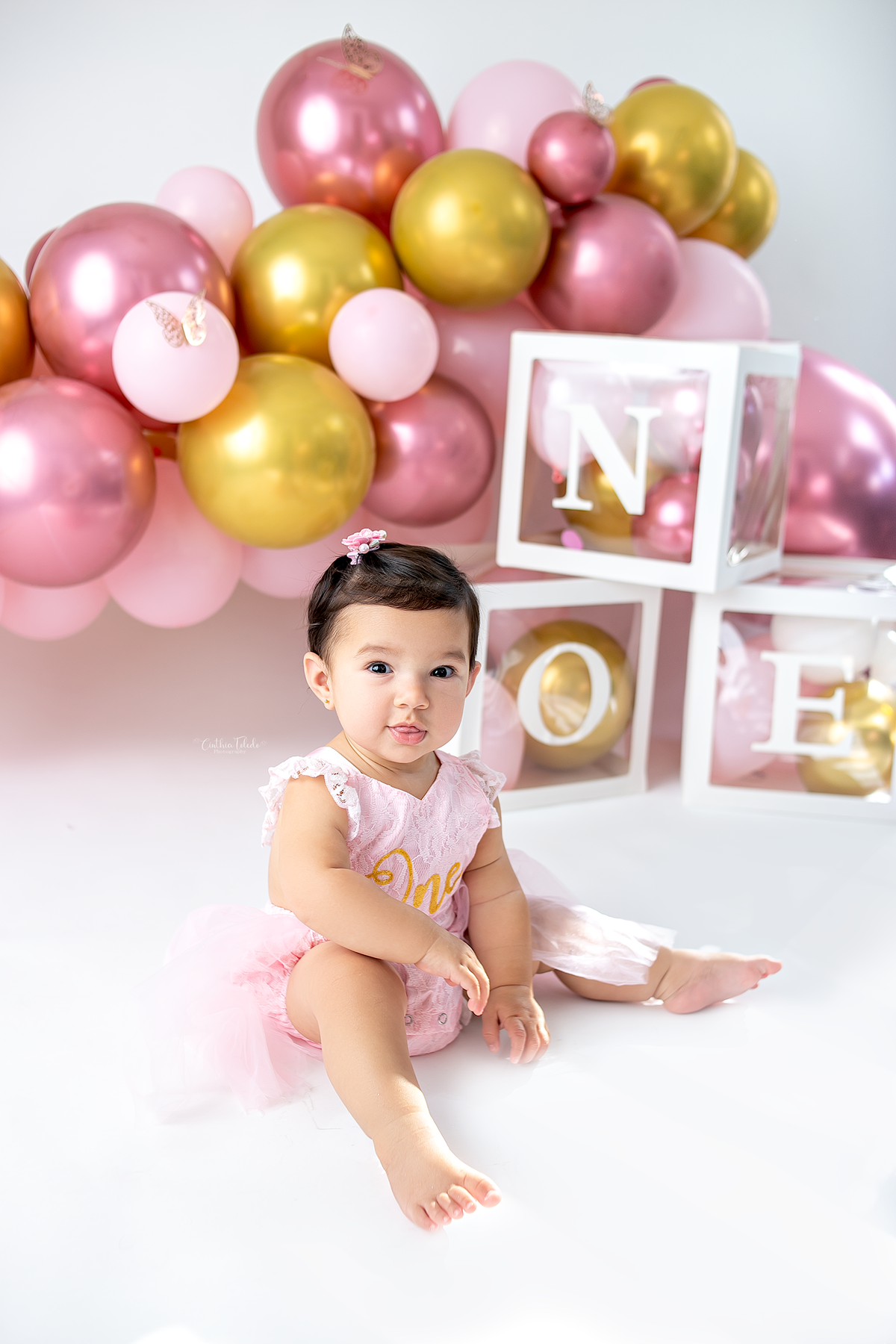 ensaio fotografico de cake Smash  de 1 aninho, fotografado por Cinthia Toledo Photography em Malden- MA. 